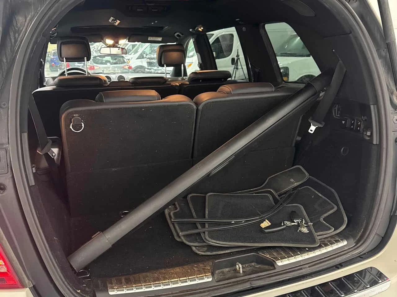 Mercedes-Benz GL 350 BlueTEC/ПОДГРЕВИ/ШИБИДАХ, снимка 15 - Автомобили и джипове - 54647283