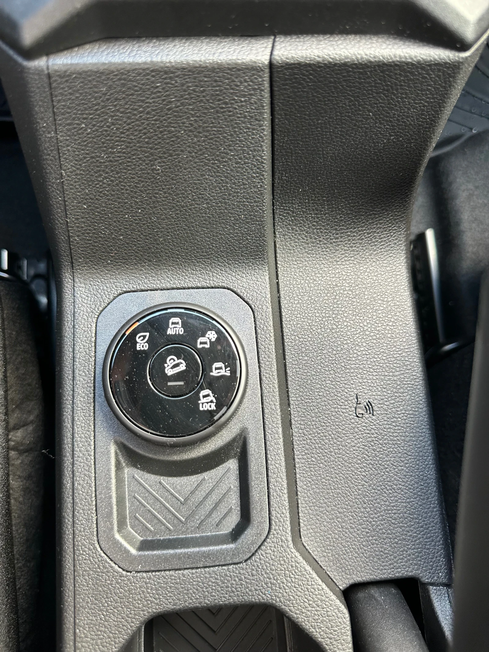 Dacia Duster Duster 4x4, снимка 14 - Автомобили и джипове - 55007233
