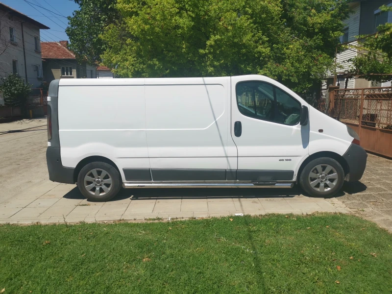 Renault Trafic, снимка 3 - Бусове и автобуси - 47563676