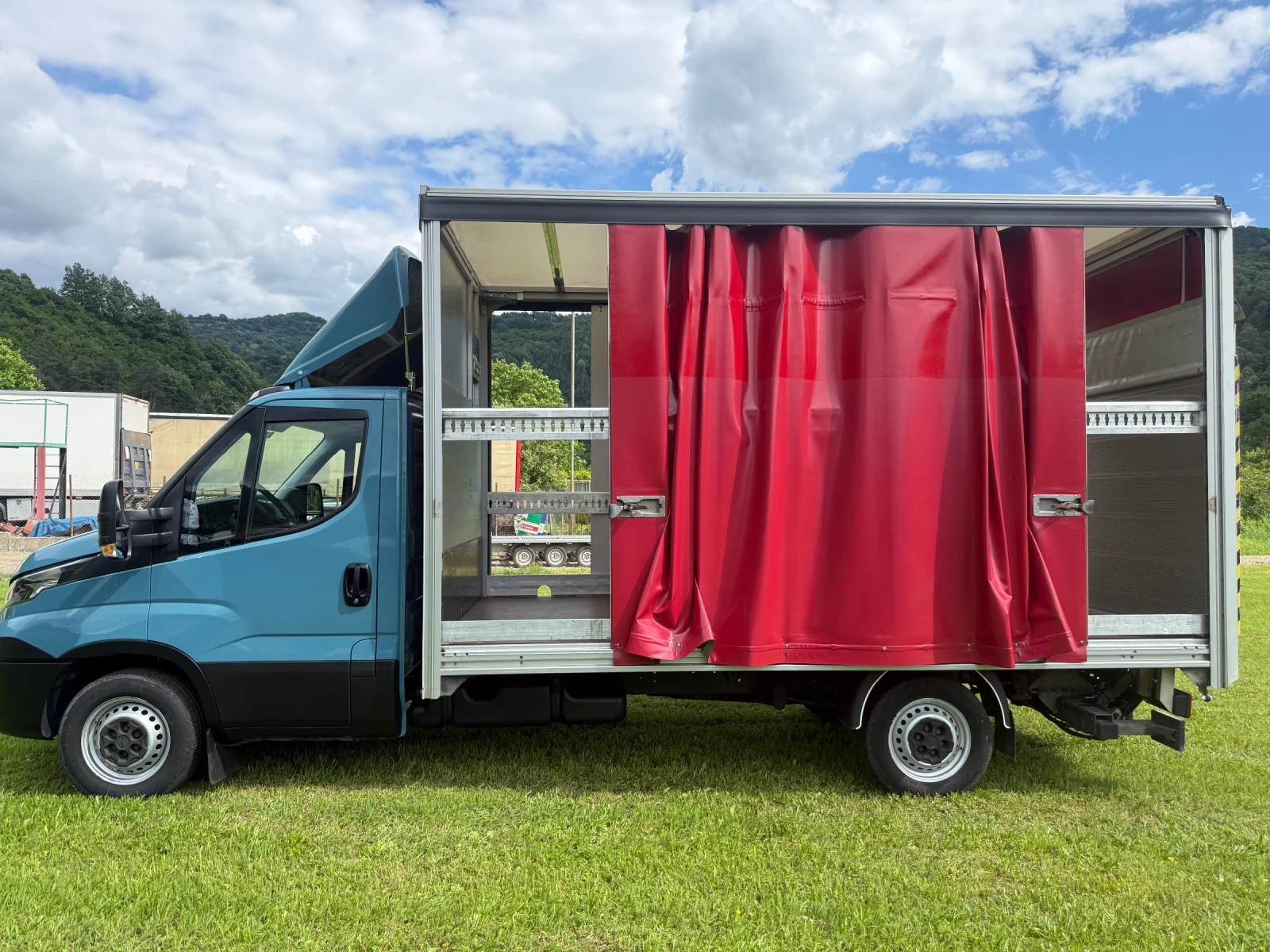 Iveco 35S18 35S18 ЩОРА БОРД МЕЖДУОСИЕ 4.10м