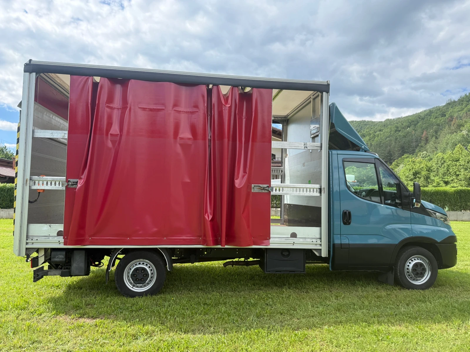 Iveco 35S18 35S18 ЩОРА БОРД МЕЖДУОСИЕ 4.10м, снимка 2 - Бусове и автобуси - 54903224