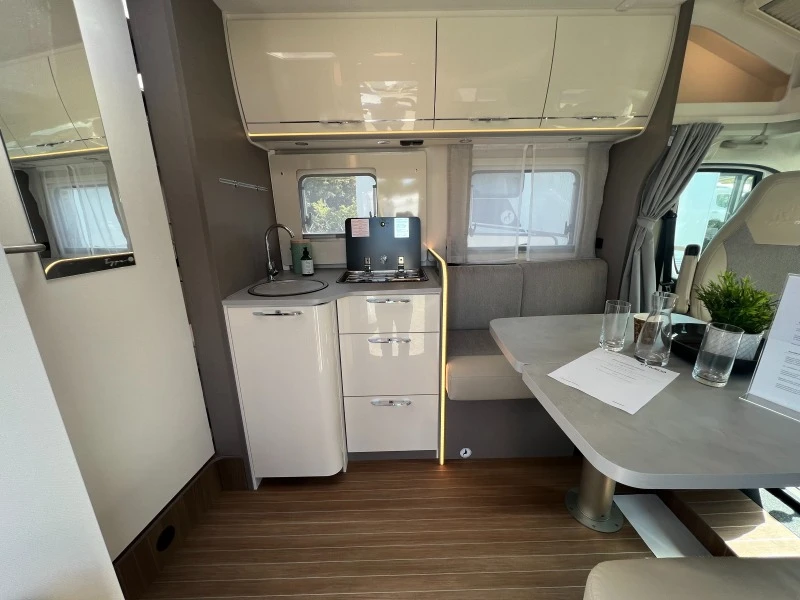 Кемпер HYMER / ERIBA Etrusco  T 7400 QBC , снимка 5 - Каравани и кемпери - 40780404