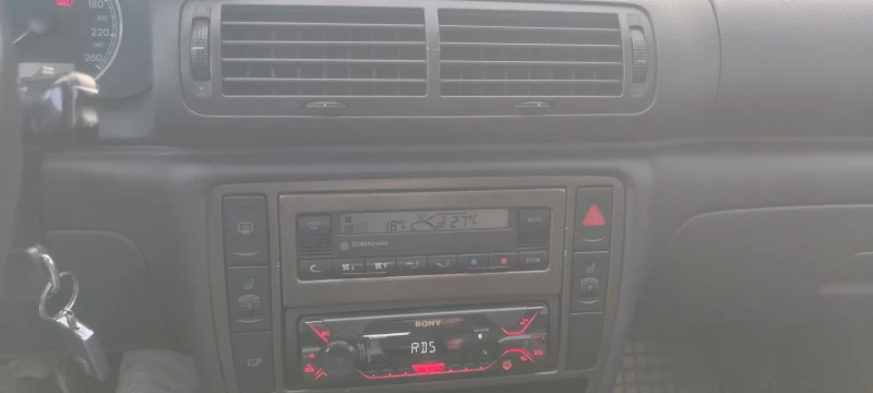 VW Passat, снимка 17 - Автомобили и джипове - 52482087