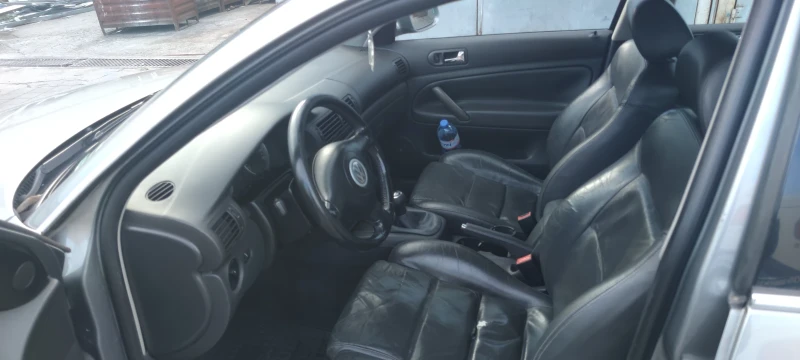 VW Passat, снимка 14 - Автомобили и джипове - 52482087