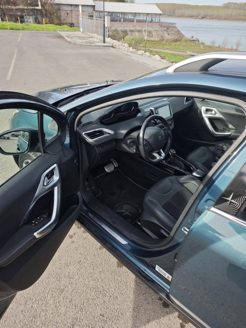 Peugeot 2008 1.2 110, снимка 5 - Автомобили и джипове - 52534784
