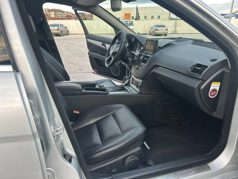 Mercedes-Benz C 220 AVANTGARDE, снимка 9 - Автомобили и джипове - 52624797