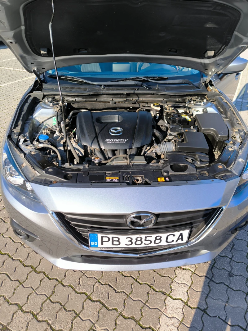 Mazda 3 1.5 бензин, снимка 11 - Автомобили и джипове - 52710991