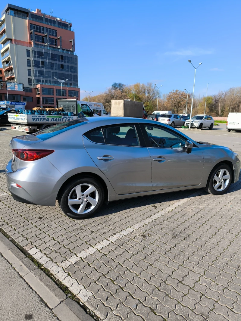 Mazda 3 1.5 бензин, снимка 5 - Автомобили и джипове - 52710991