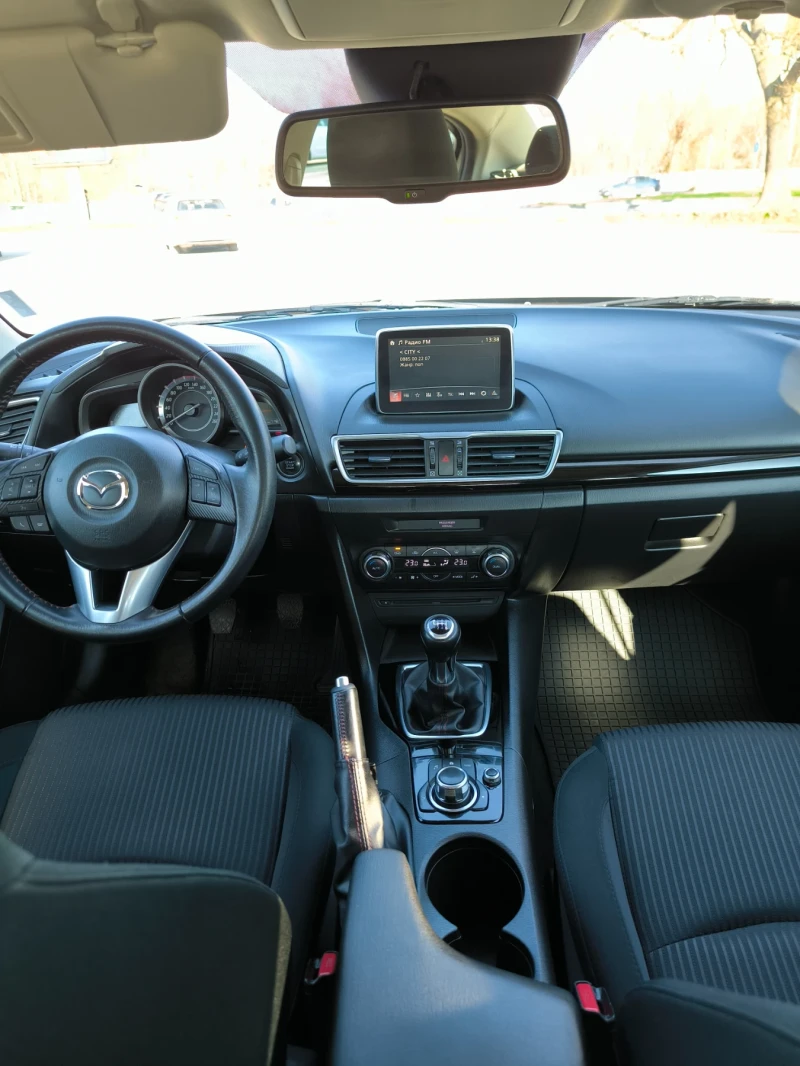 Mazda 3 1.5 бензин, снимка 16 - Автомобили и джипове - 52710991