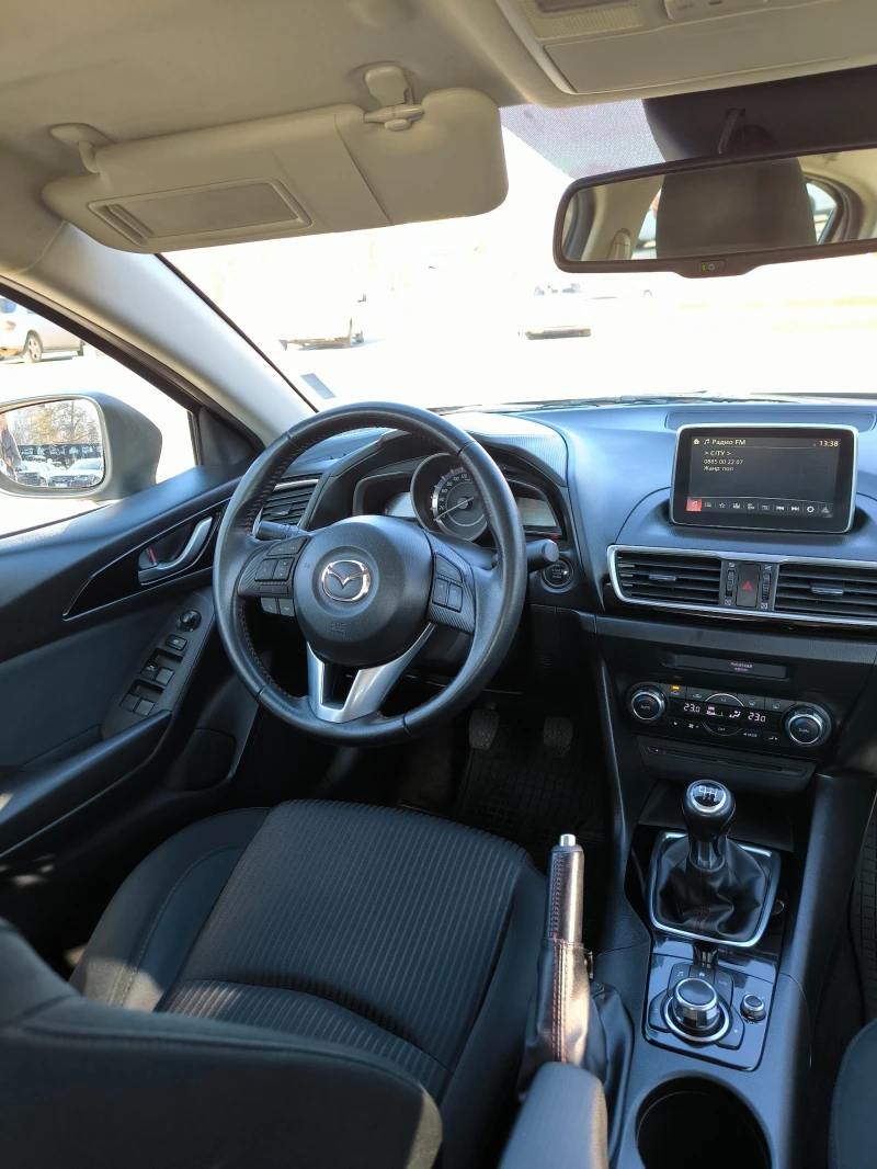 Mazda 3 1.5 бензин, снимка 13 - Автомобили и джипове - 52710991