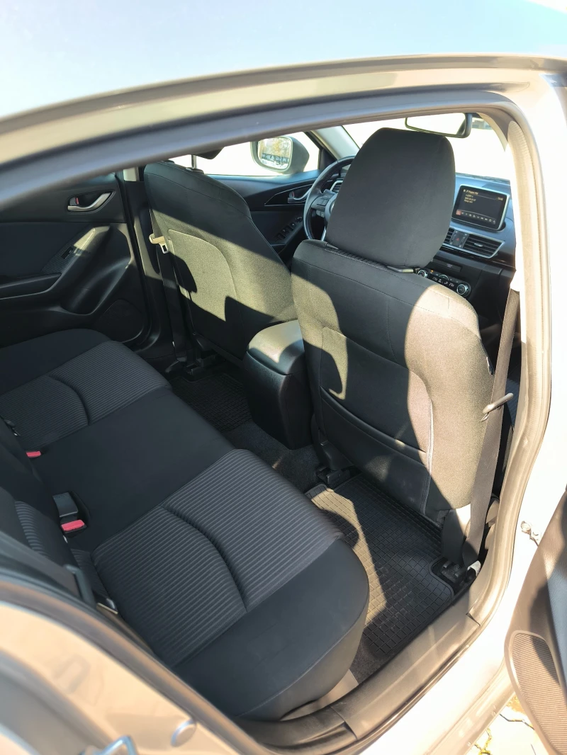 Mazda 3 1.5 бензин, снимка 17 - Автомобили и джипове - 52710991