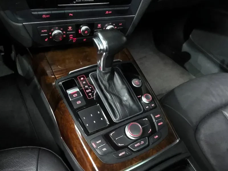 Audi A6 2.0 TDI, снимка 9 - Автомобили и джипове - 55056589