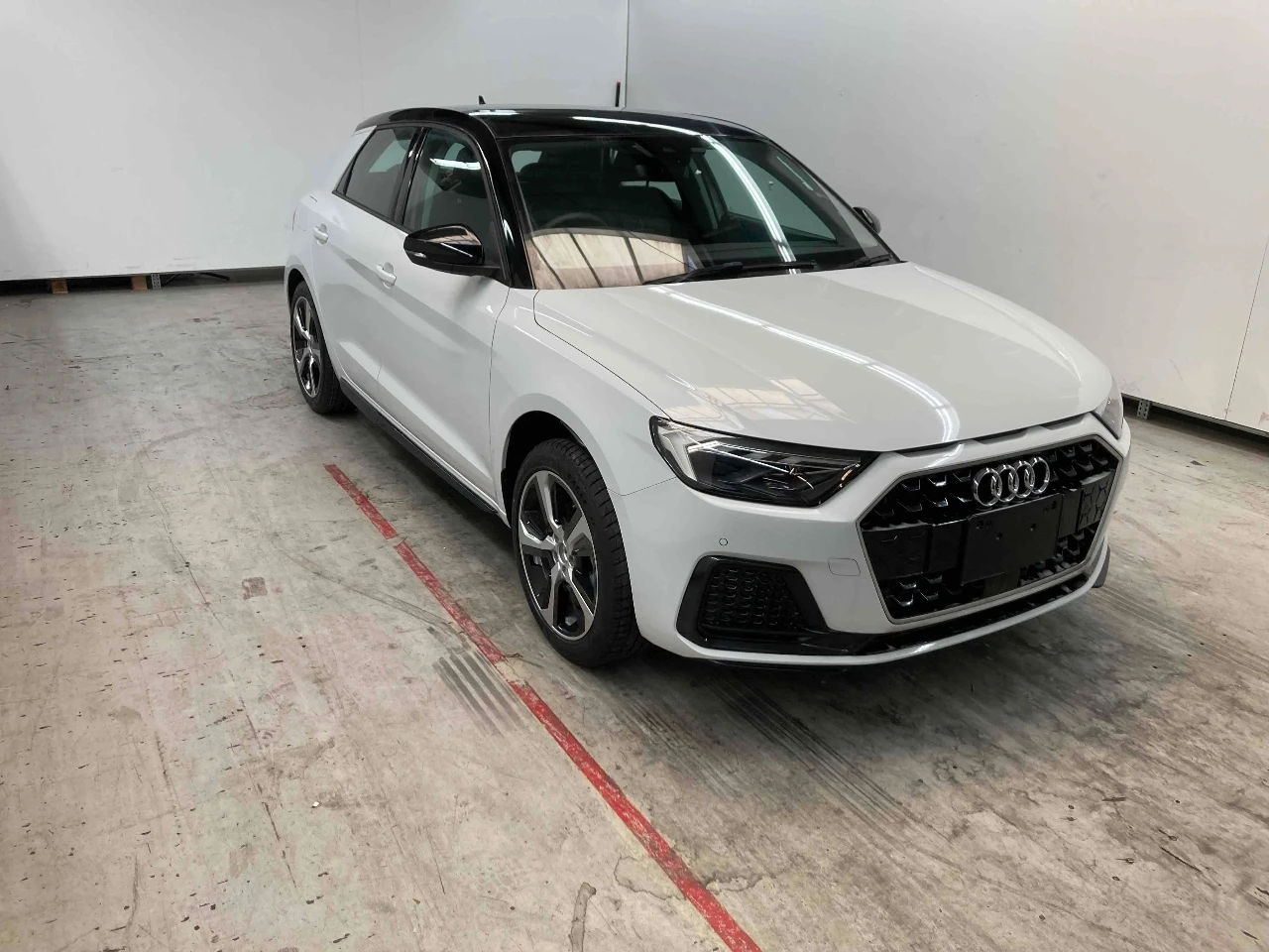 Audi A1 1.5 tfsi - изображение 2