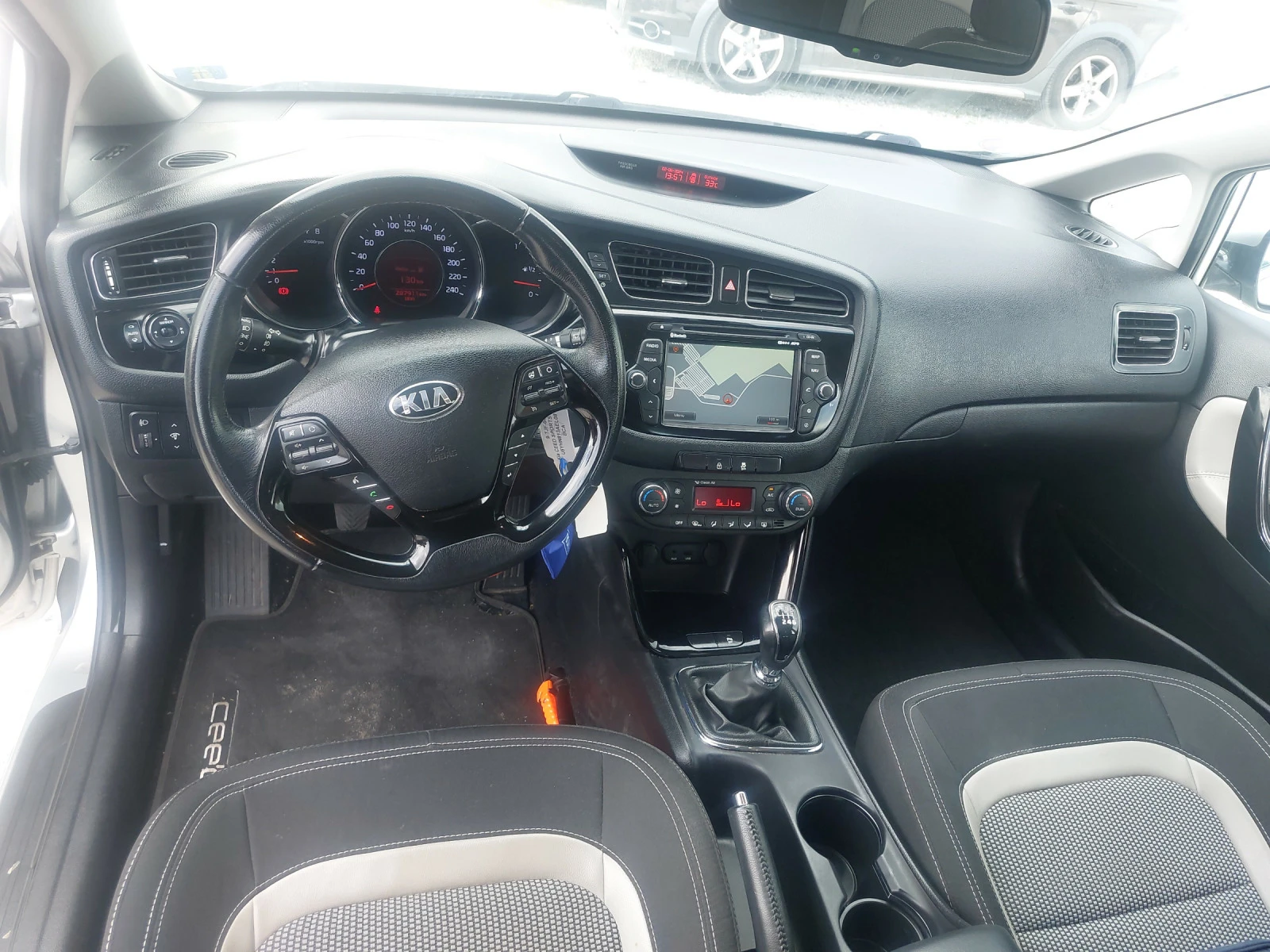 Kia Ceed 1.6GDI 135ps camera Navi - изображение 7