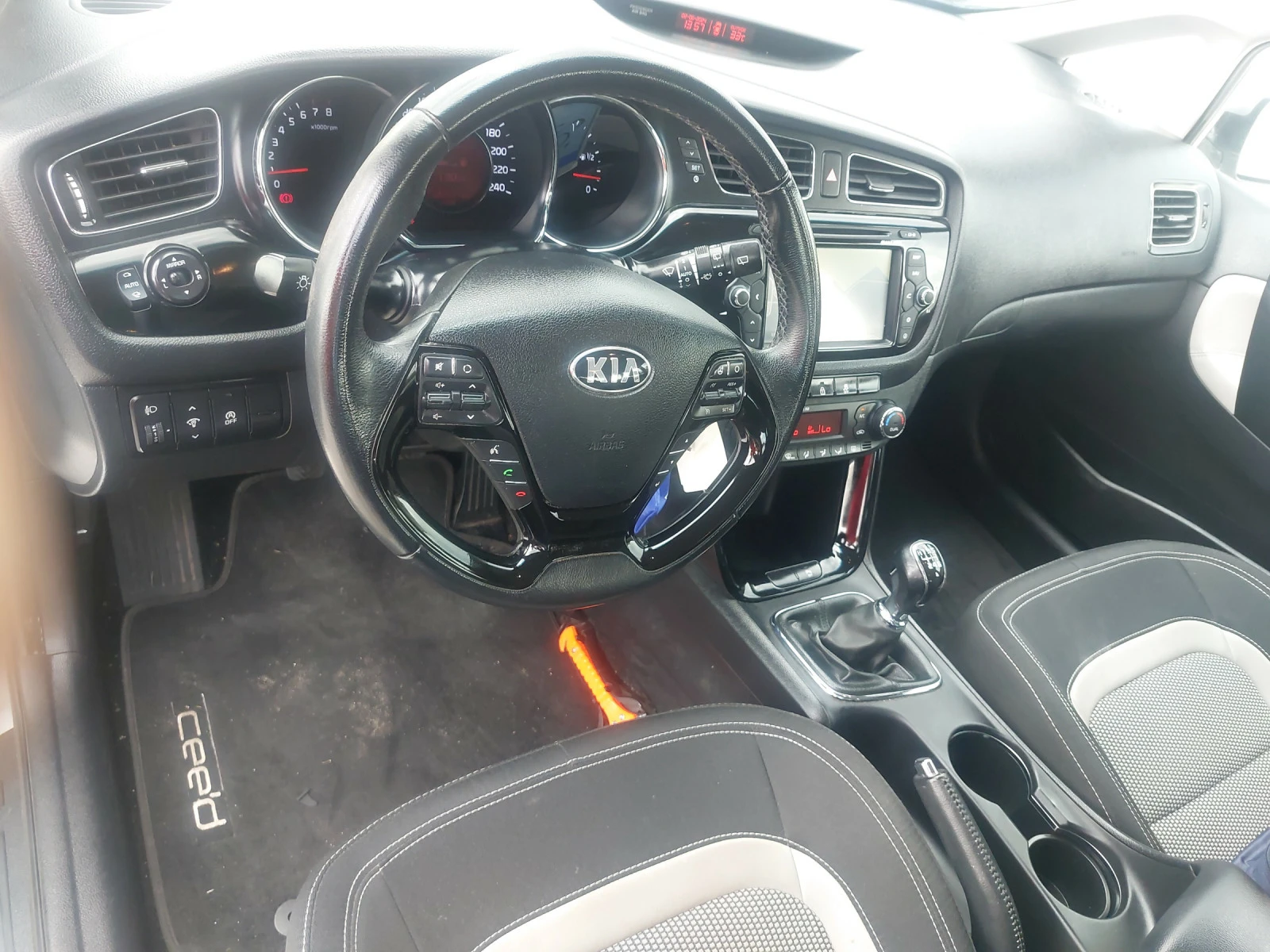 Kia Ceed 1.6GDI 135ps camera Navi - изображение 10