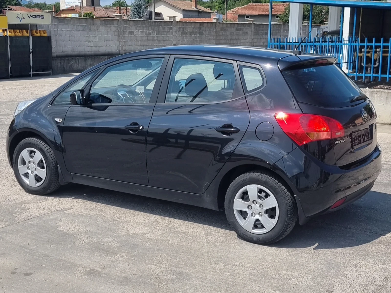 Kia Venga 1.4i 90к.с. Швейцария - изображение 8