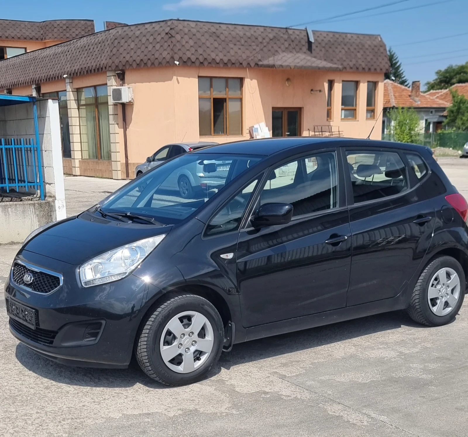 Kia Venga 1.4i 90к.с. Швейцария - изображение 10