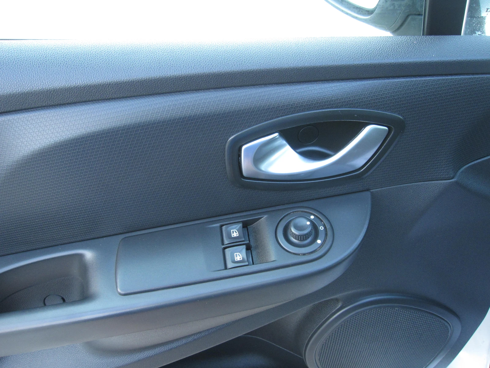 Renault Clio 1, 5-dci - изображение 8