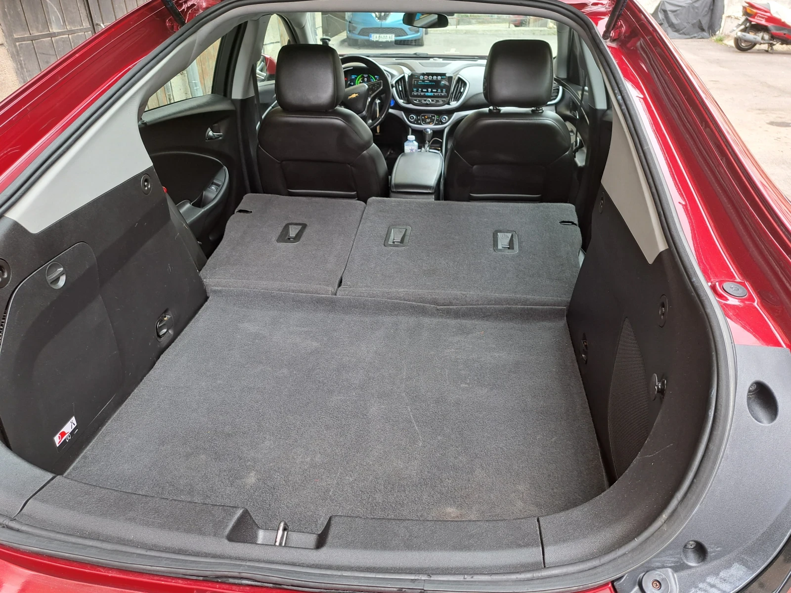 Chevrolet Volt plug-in hybrid, снимка 11 - Автомобили и джипове - 53950482