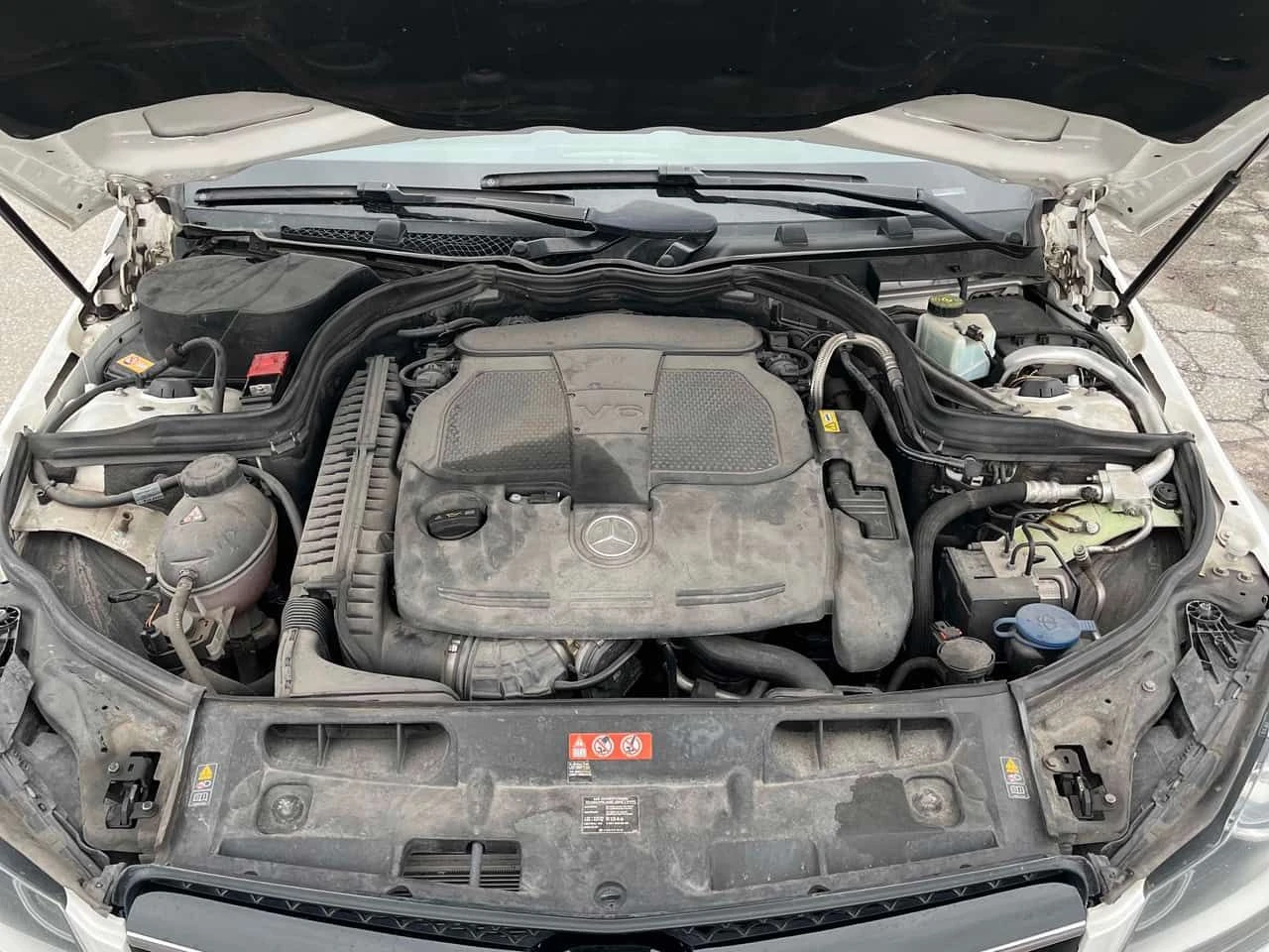 Mercedes-Benz C 350 * ГЛАВНО ПРЕДСТАВИТЕЛСТВО* ПАНОРАМА* , снимка 13 - Автомобили и джипове - 54087037