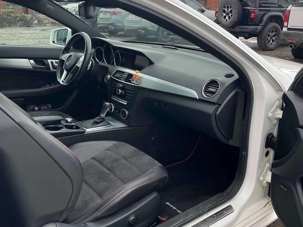 Mercedes-Benz C 350 * ГЛАВНО ПРЕДСТАВИТЕЛСТВО* ПАНОРАМА* , снимка 14 - Автомобили и джипове - 54087037