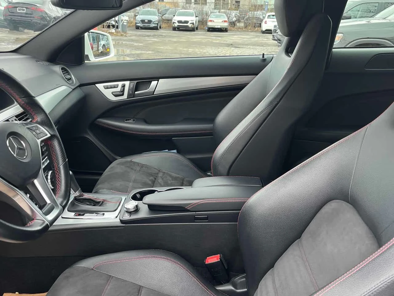 Mercedes-Benz C 350 * ГЛАВНО ПРЕДСТАВИТЕЛСТВО* ПАНОРАМА* , снимка 10 - Автомобили и джипове - 54087037