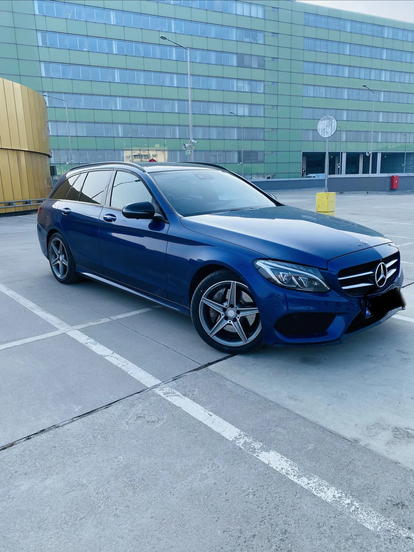 Mercedes-Benz C 250 AMG 4MATIK, снимка 4 - Автомобили и джипове - 54556012