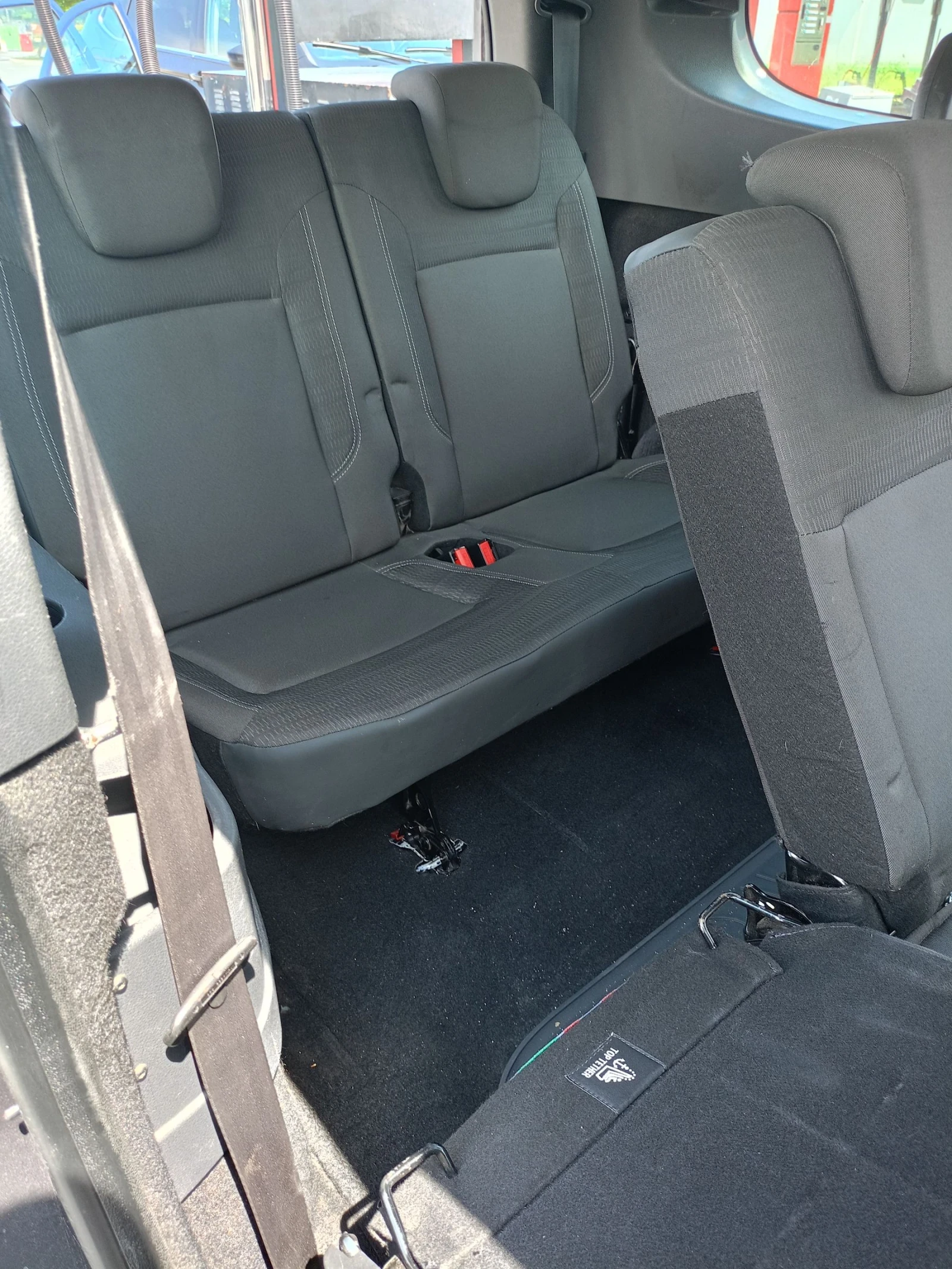 Dacia Lodgy 1.5 dci 110 h/p 7pl , снимка 15 - Автомобили и джипове - 54753854