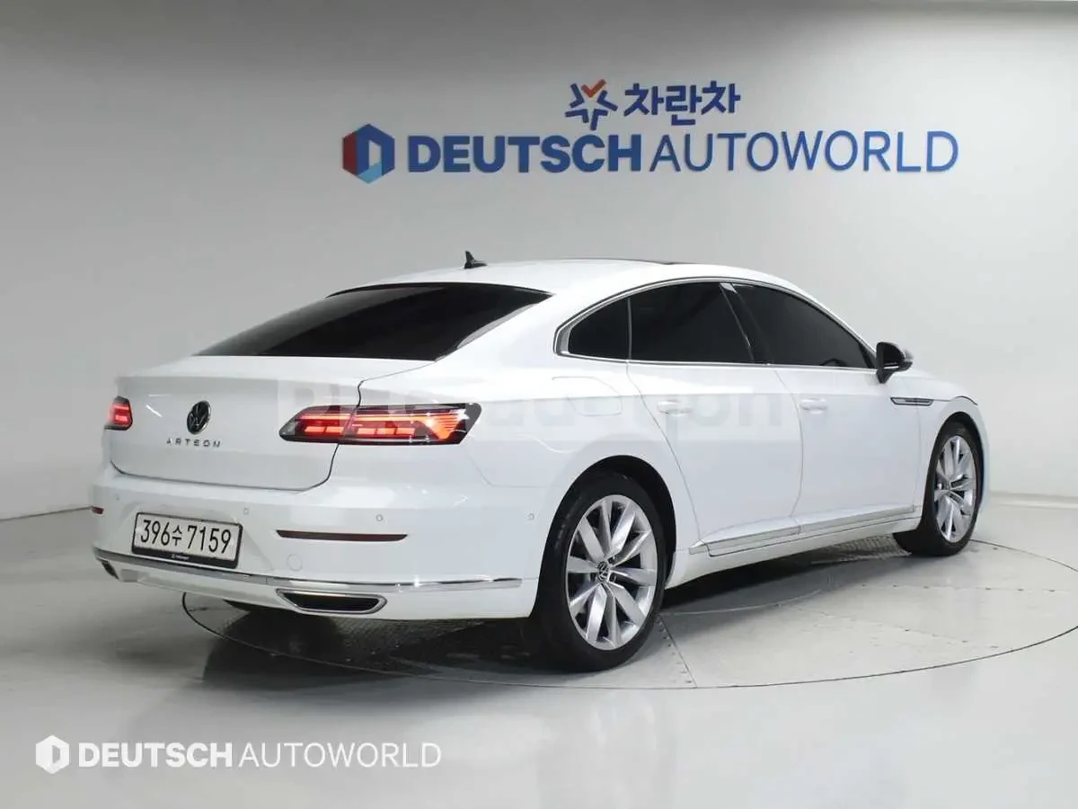 VW Arteon 2.0TDI| 360| DIGITAL| HEAD UP| PANO| ВКЛ.ТЕХНОТЕСТ, снимка 3 - Автомобили и джипове - 54761827