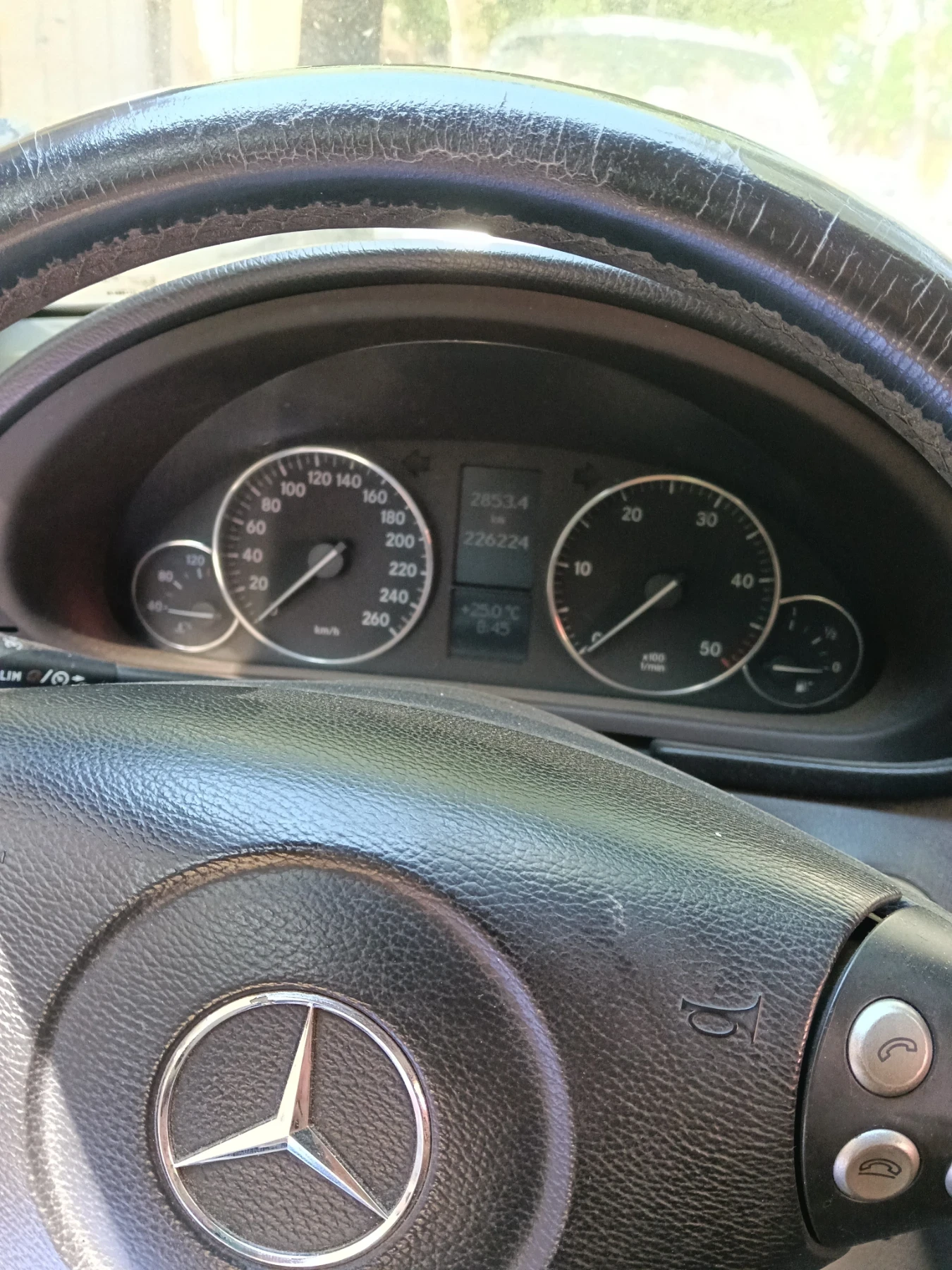 Mercedes-Benz C 200, снимка 2 - Автомобили и джипове - 54954091