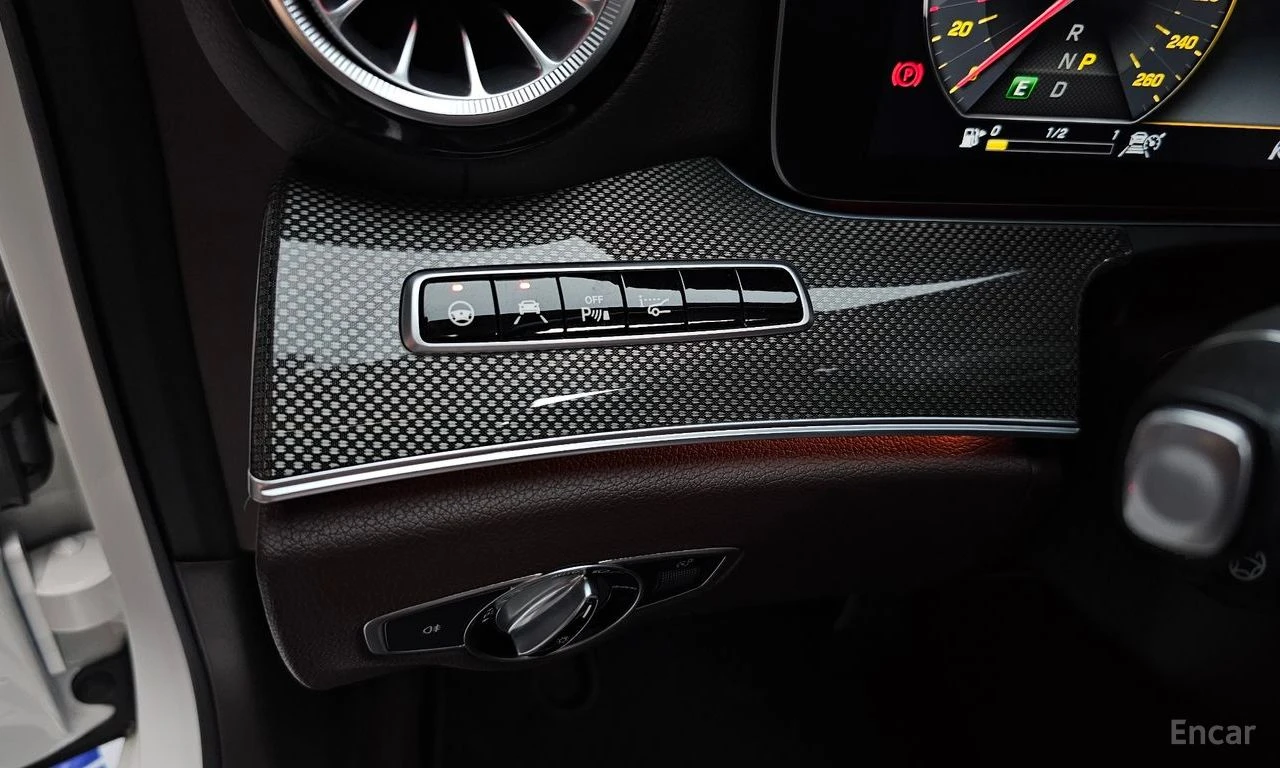 Mercedes-Benz CLS 400 AMG* LINE* 4MATIC* BURMESTER* ОБДУХВАНЕ* ДИСТРОНИК, снимка 6 - Автомобили и джипове - 55339884