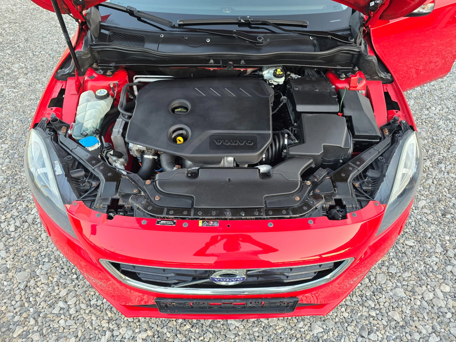 Volvo V40 1.6d 114кс ! ! КЛИМАТРОНИК, снимка 17 - Автомобили и джипове - 55583367