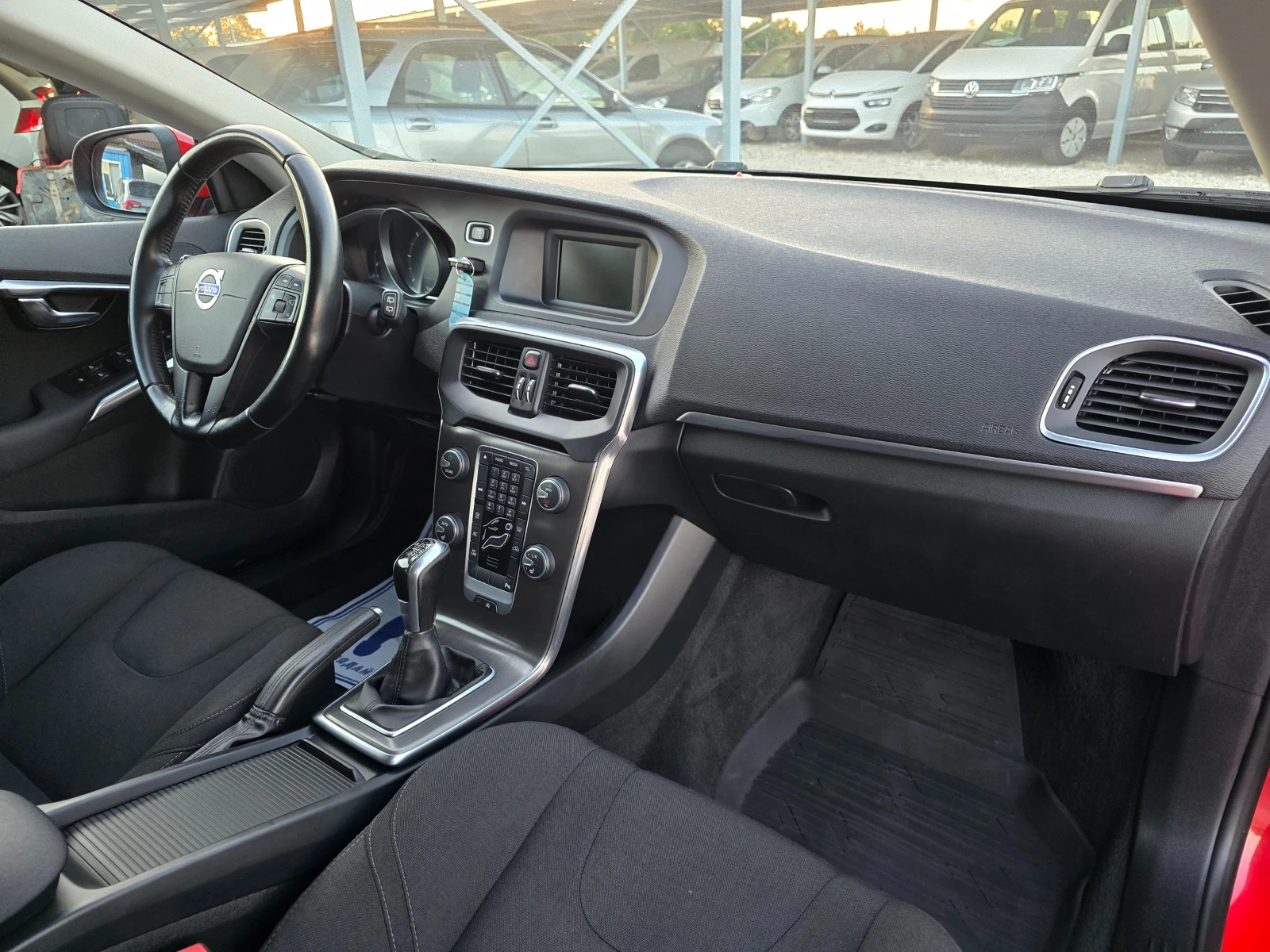 Volvo V40 1.6d 114кс ! ! КЛИМАТРОНИК, снимка 13 - Автомобили и джипове - 55583367