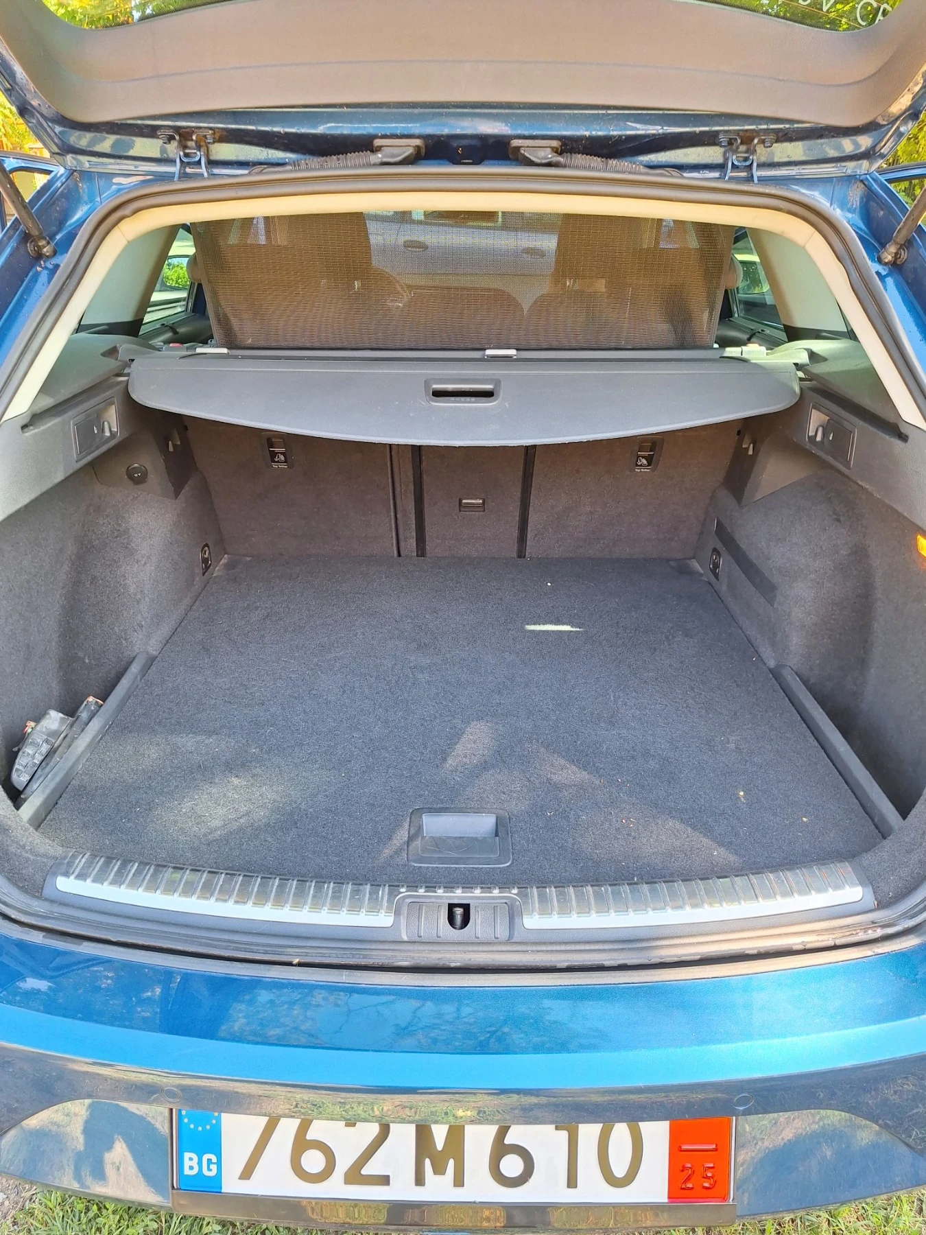 Seat Leon 1.6 тди 105 коня, снимка 14 - Автомобили и джипове - 55980626