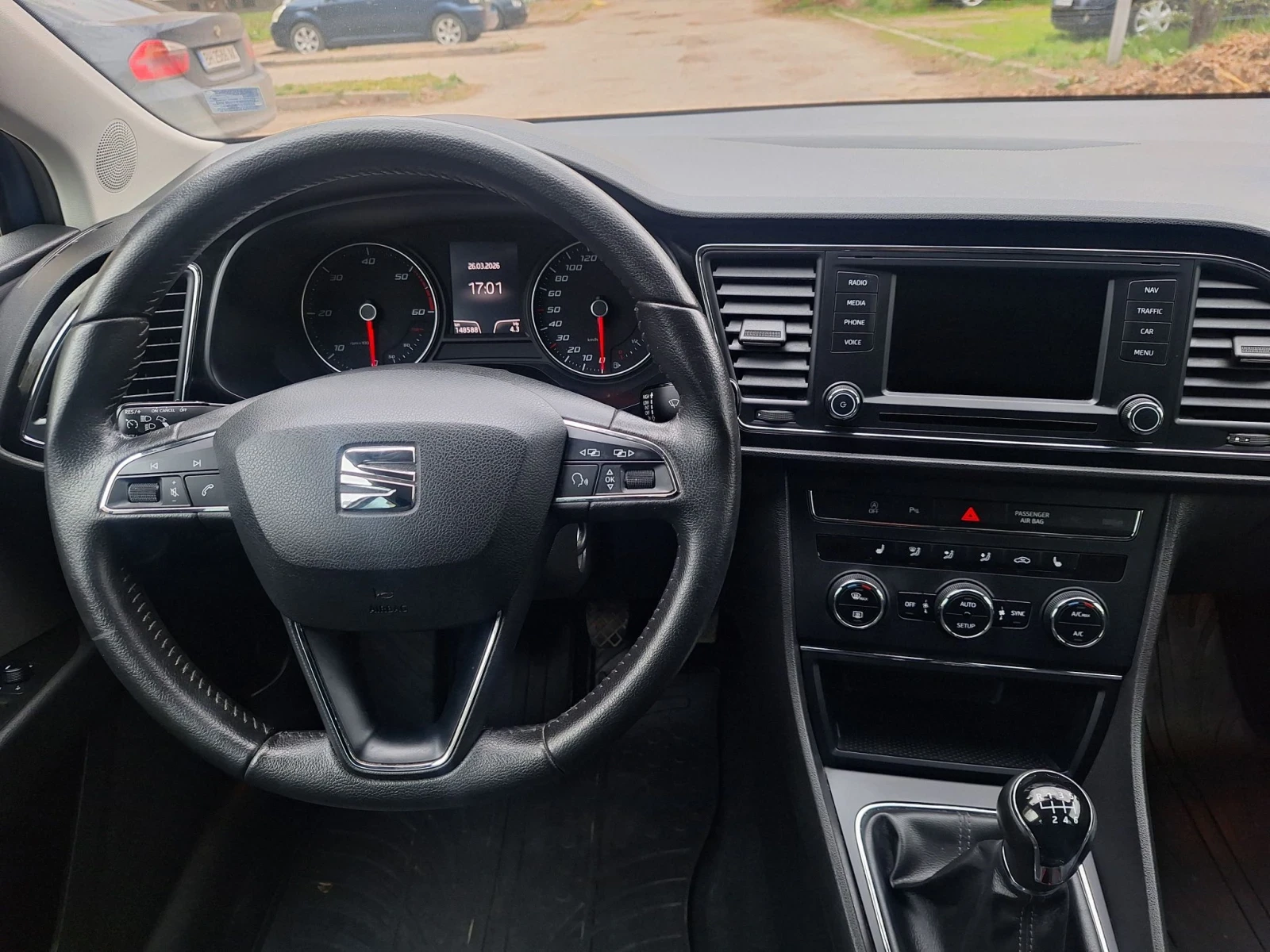 Seat Leon 1.6 тди 105 коня, снимка 11 - Автомобили и джипове - 55980626