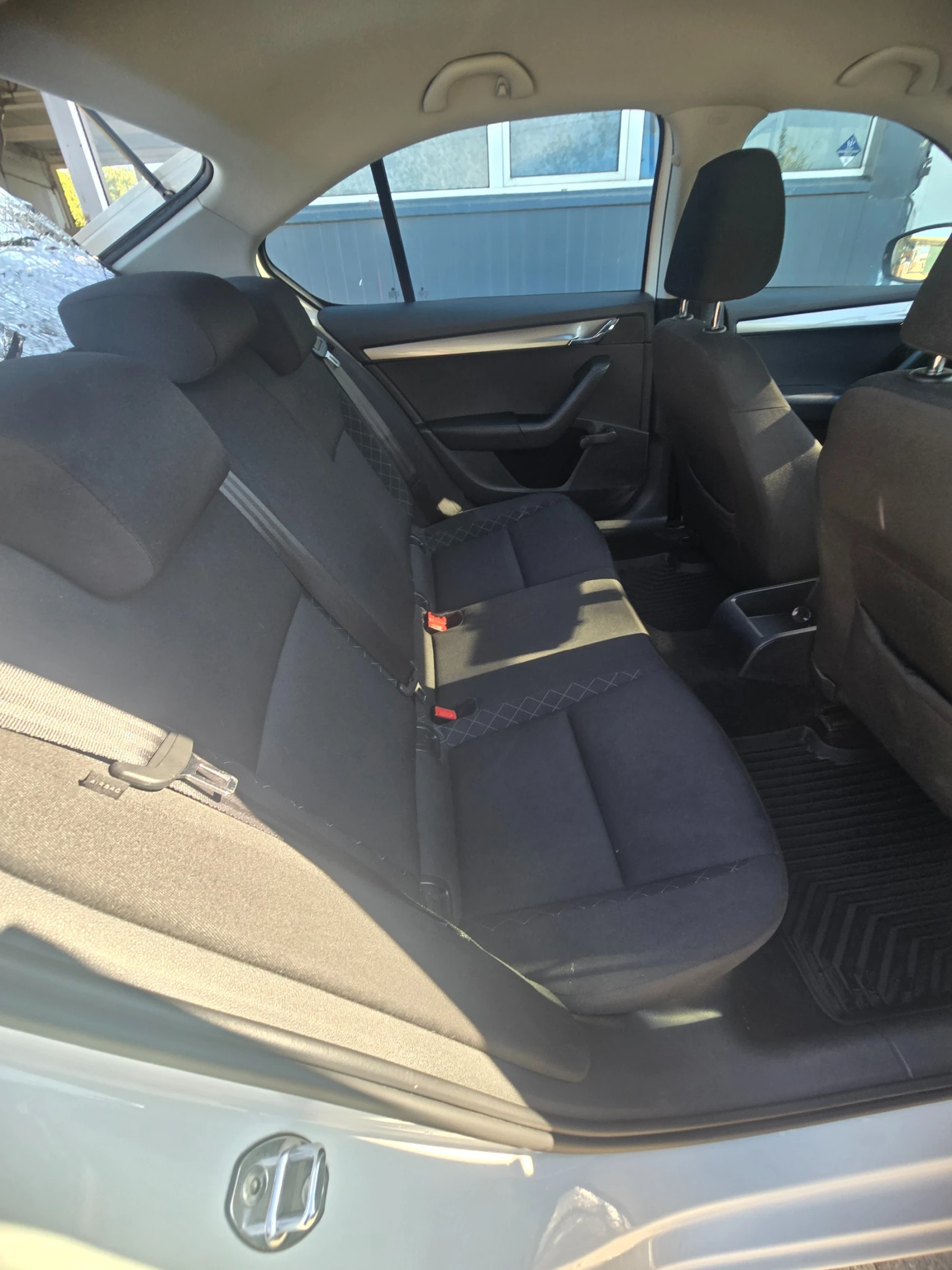 Skoda Octavia TDI Facelift, снимка 8 - Автомобили и джипове - 56012518