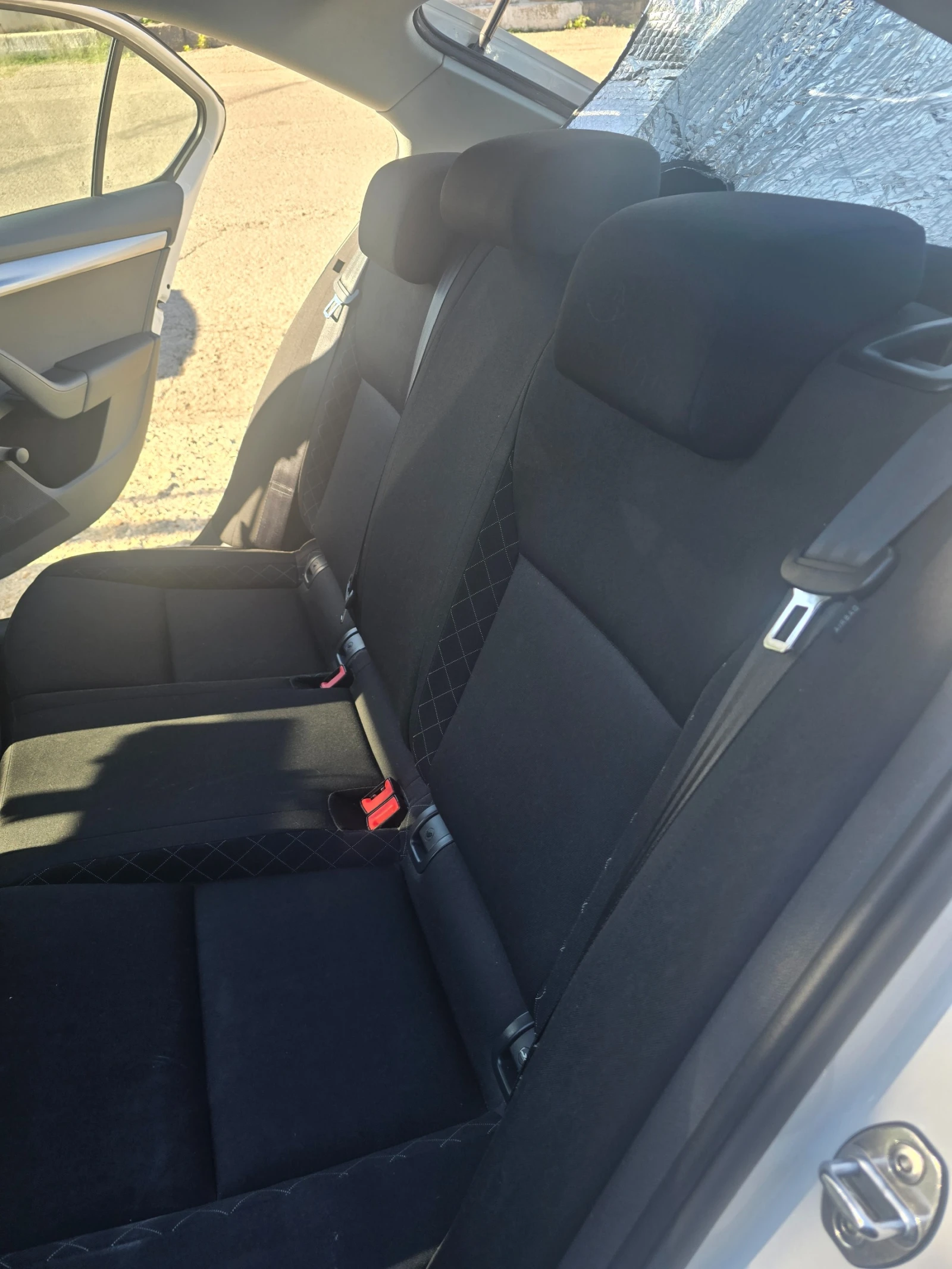 Skoda Octavia TDI Facelift, снимка 9 - Автомобили и джипове - 56012518