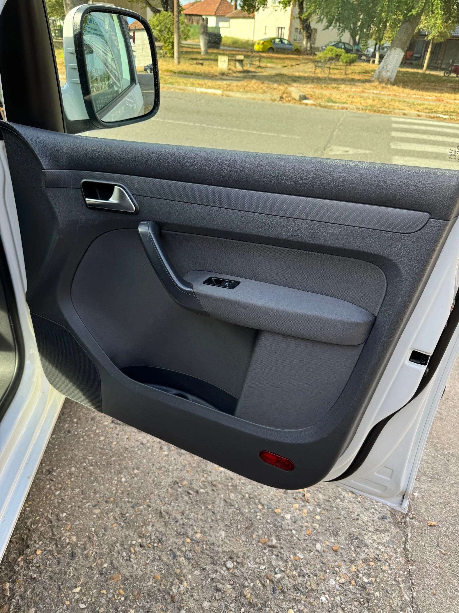 VW Caddy 1.6 tdi | Mobile.bg � ����������� 15