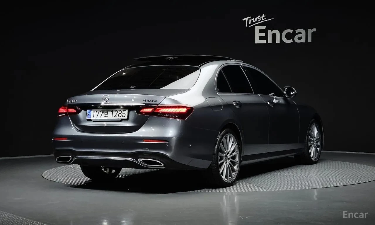 Mercedes-Benz E 350 4MATIC AMG LINE * КРАЙНА ЦЕНА* FULL MAX, снимка 2 - Автомобили и джипове - 56242667