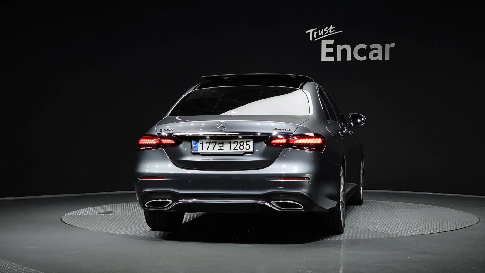 Mercedes-Benz E 350 4MATIC AMG LINE * КРАЙНА ЦЕНА* FULL MAX, снимка 4 - Автомобили и джипове - 56242667