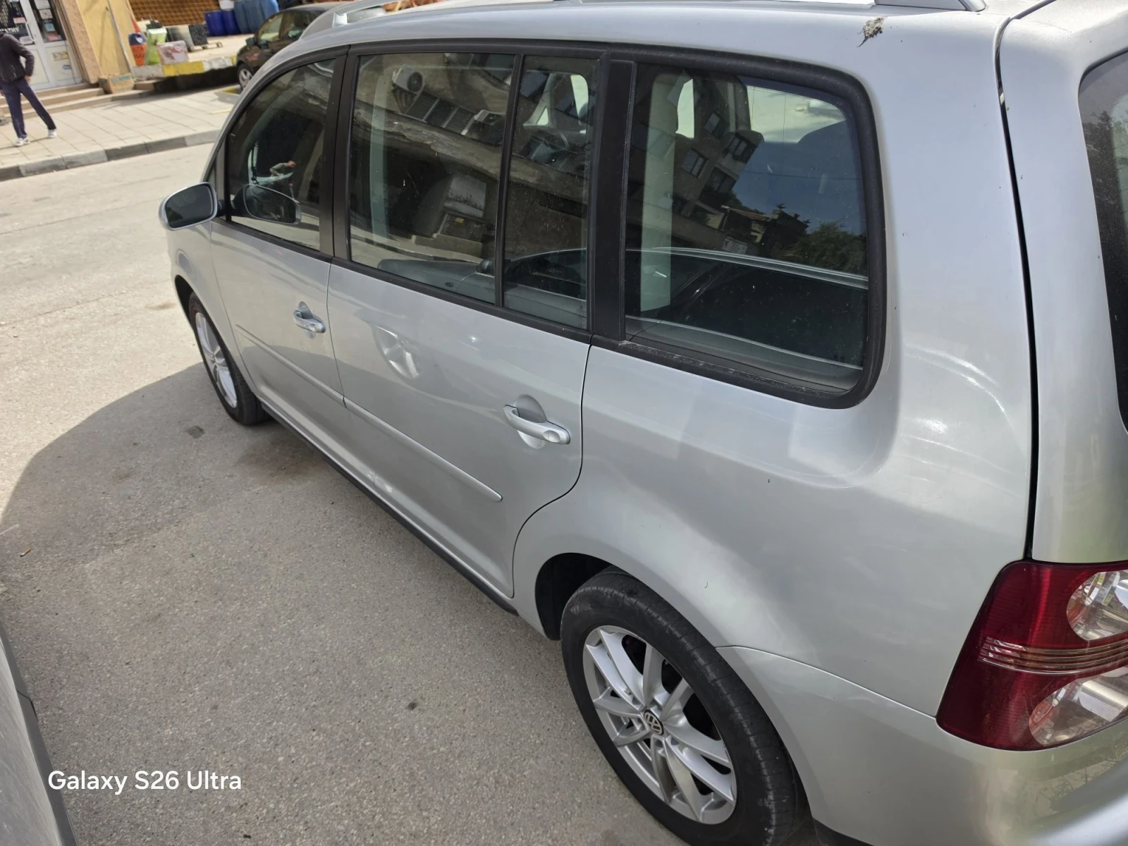 VW Touran 1.9 tdi 105 ks.2007 godina, снимка 5 - Автомобили и джипове - 56324990