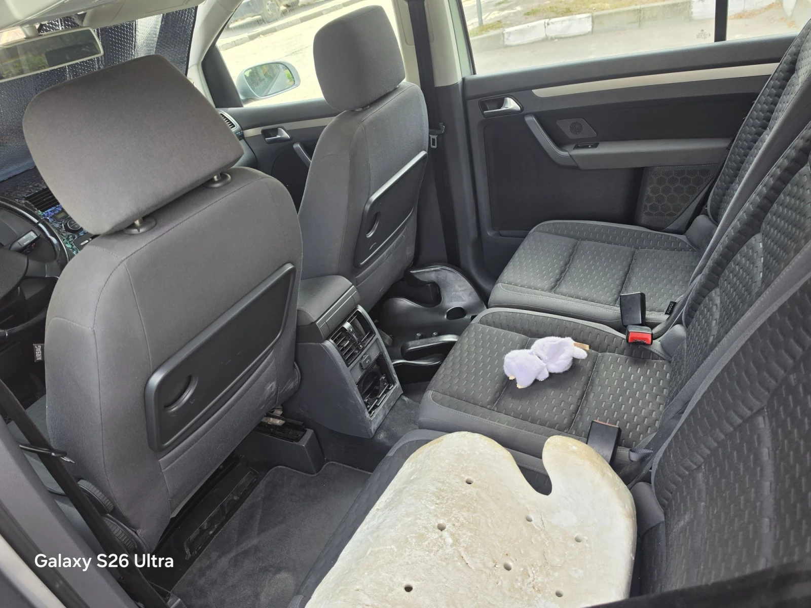 VW Touran 1.9 tdi 105 ks.2007 godina, снимка 8 - Автомобили и джипове - 56324990