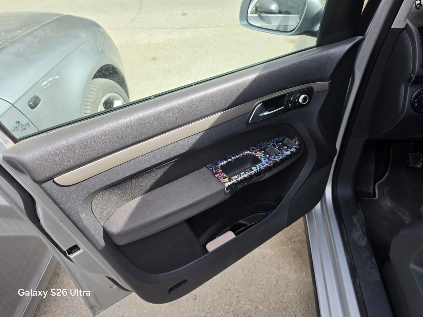 VW Touran 1.9 tdi 105 ks.2007 godina, снимка 7 - Автомобили и джипове - 56324990