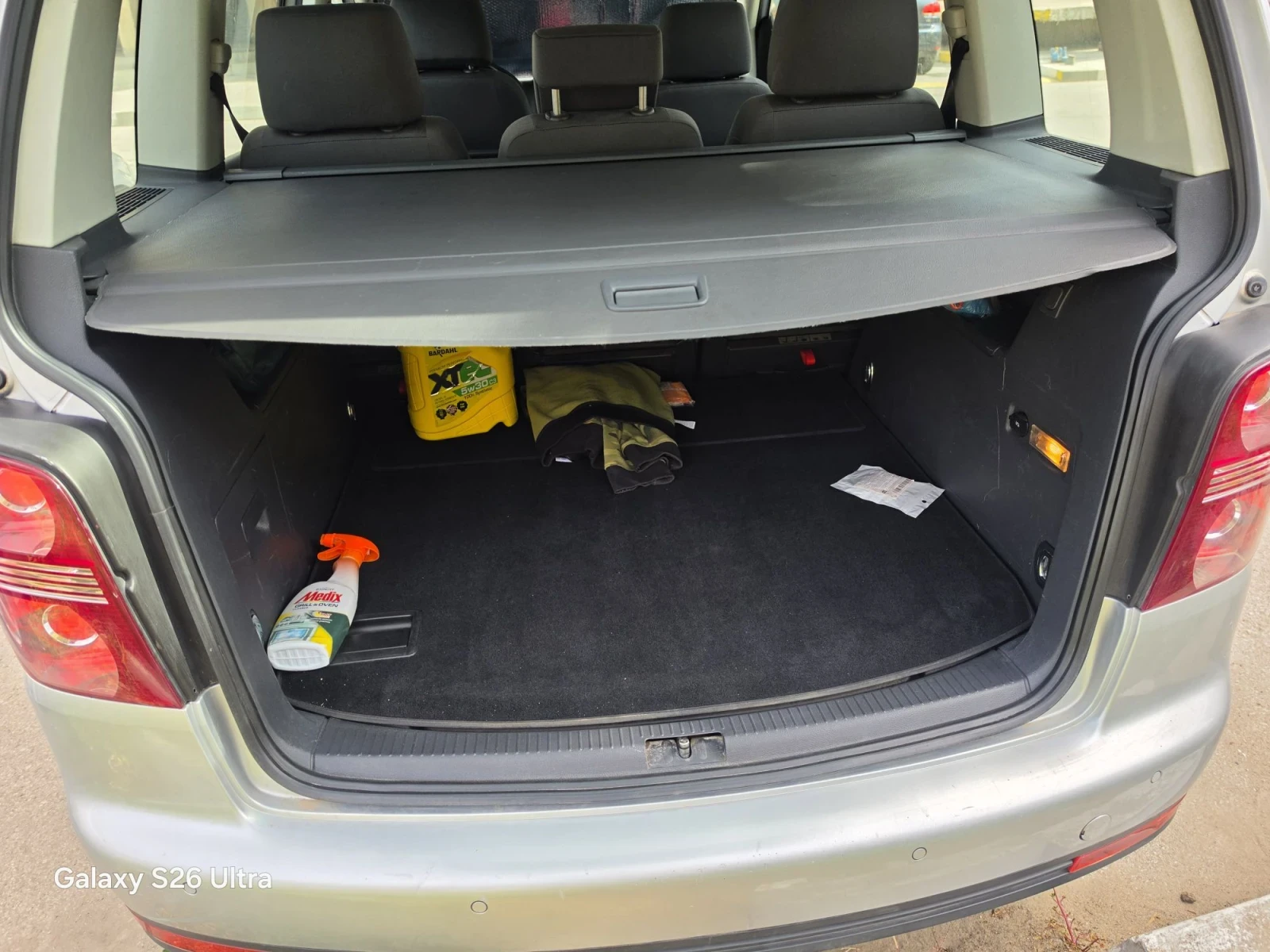 VW Touran 1.9 tdi 105 ks.2007 godina, снимка 9 - Автомобили и джипове - 56324990