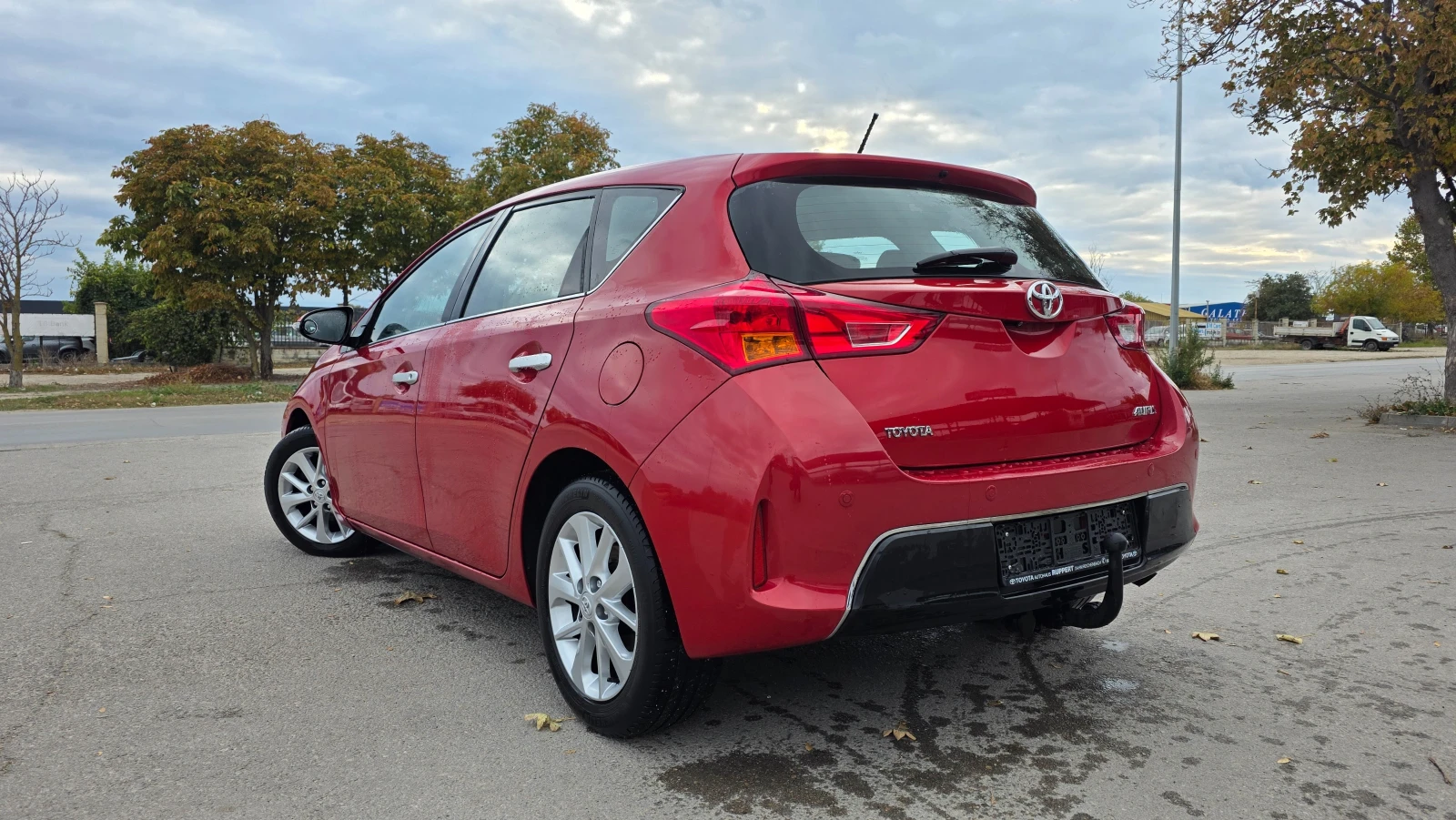 Toyota Auris БЕЗУПРЕЧНА, снимка 4 - Автомобили и джипове - 56557013