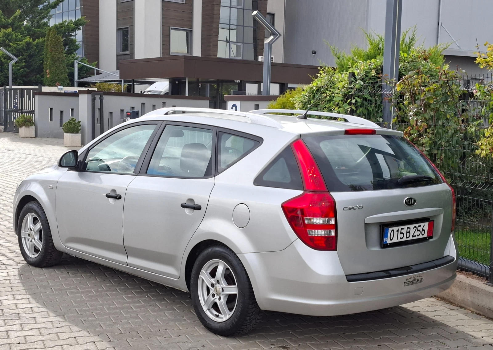 Kia Ceed 1.4i* (109кс)* * * HOB BHOС* * * , снимка 8 - Автомобили и джипове - 56683949