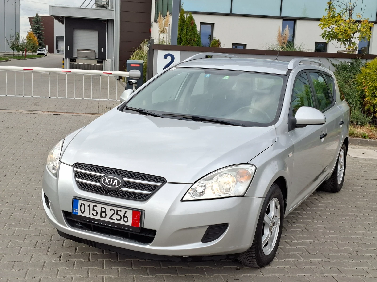 Kia Ceed 1.4i* (109кс)* * * HOB BHOС* * * , снимка 2 - Автомобили и джипове - 56683949