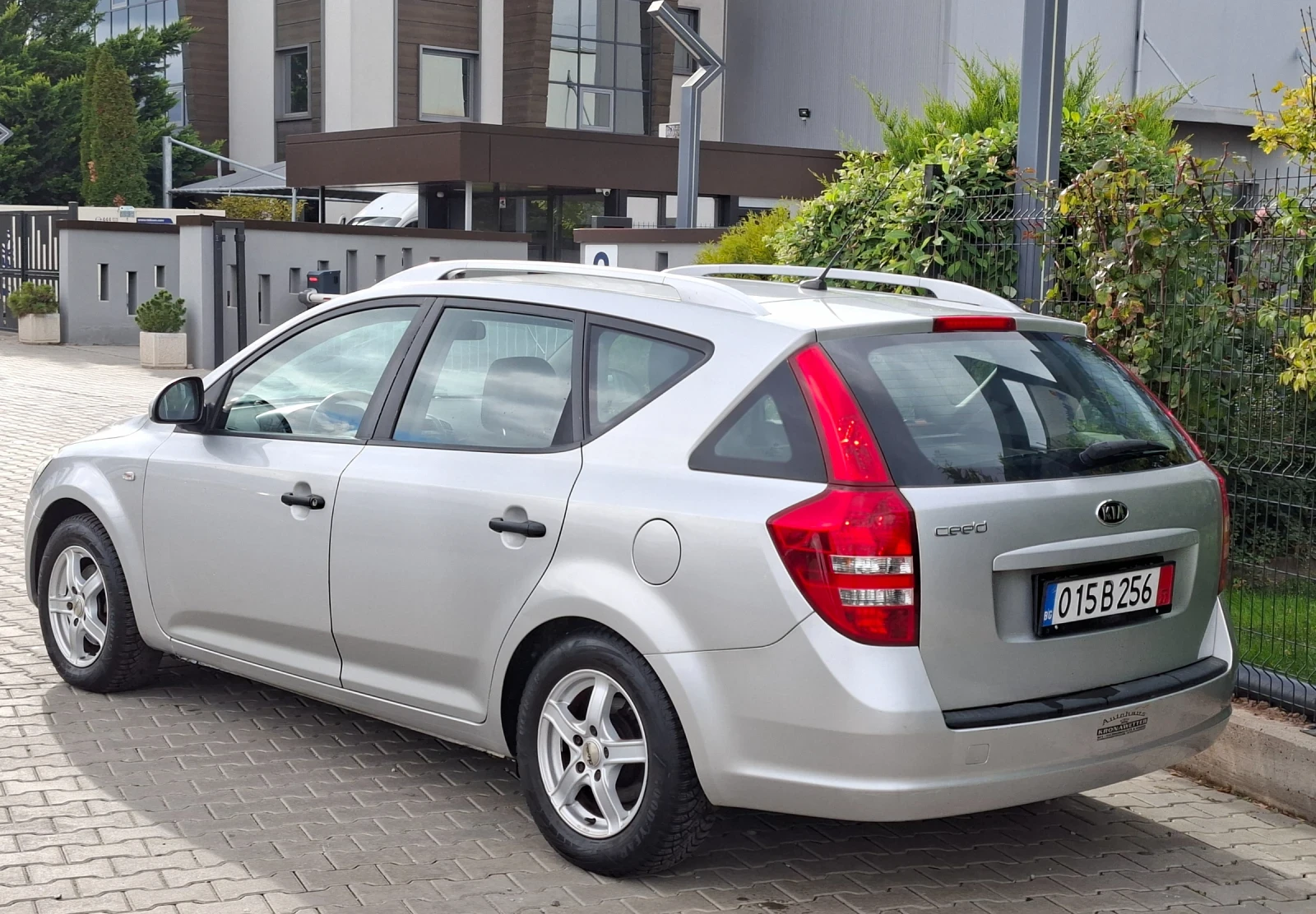 Kia Ceed 1.4i* (109кс)* * * HOB BHOС* * * , снимка 7 - Автомобили и джипове - 56683949