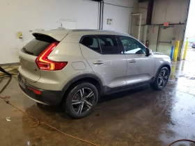 Volvo XC40 AWD, снимка 3