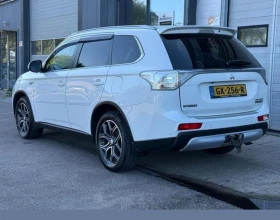 Обява за продажба на Mitsubishi Outlander Phev , Full max ~23 900 лв. - изображение 4